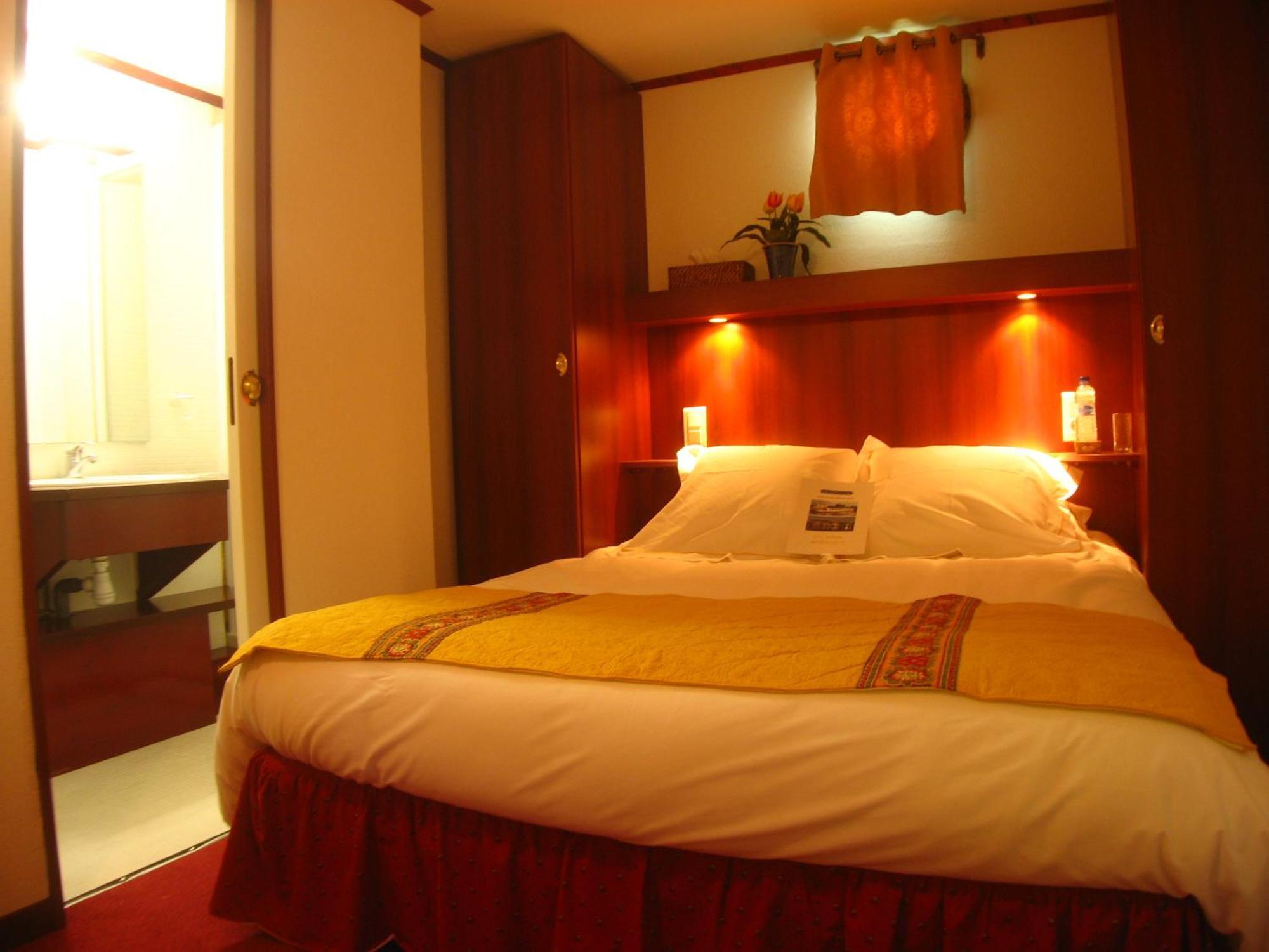 Hotel Bateau Le Phenicien Aigues-Mortes Esterno foto