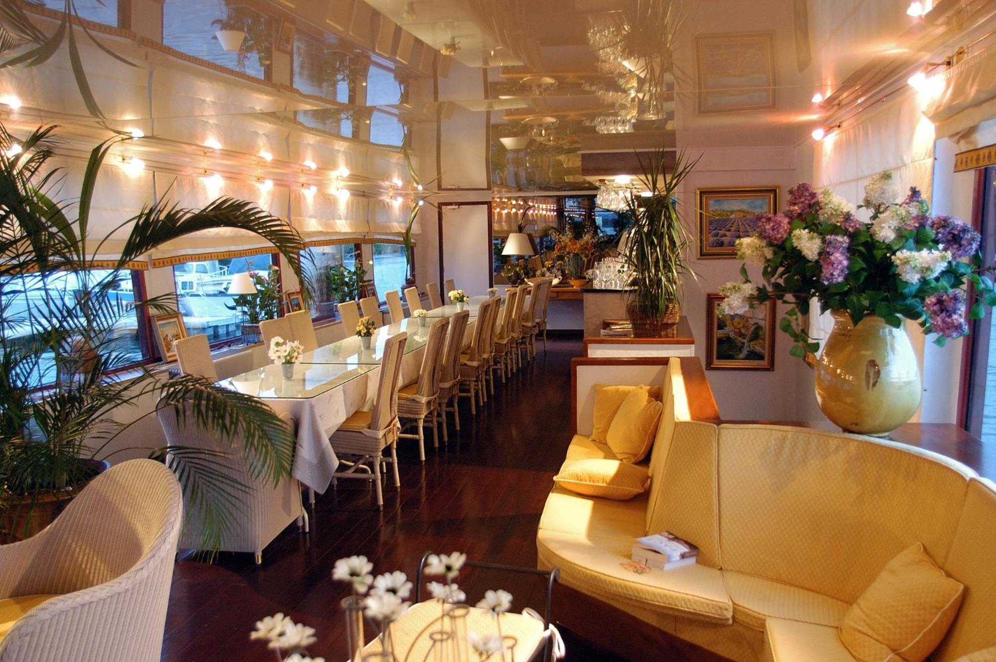 Hotel Bateau Le Phenicien Aigues-Mortes Esterno foto